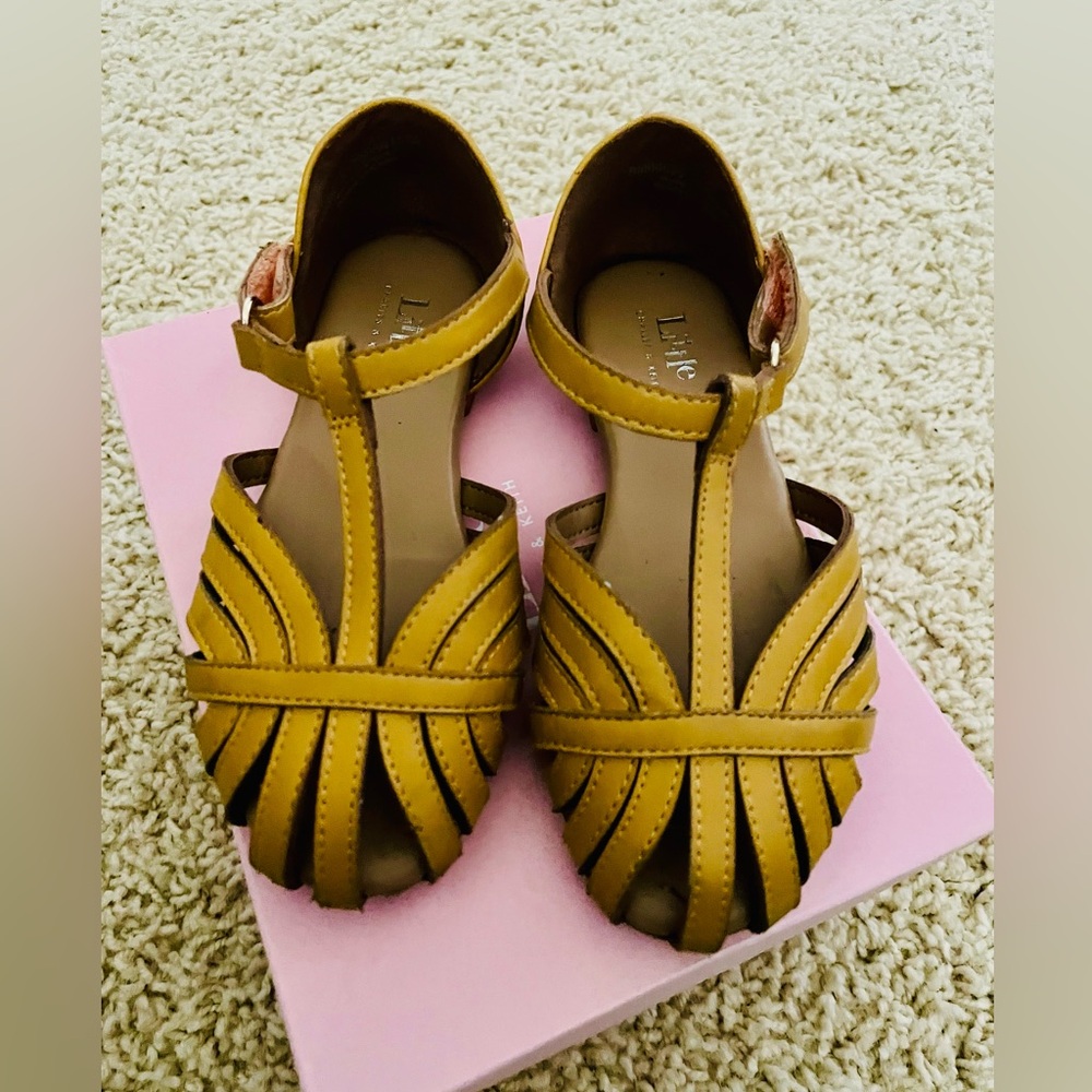 Charles and Keith Yellow kids girls Mary Jane’s sandals flats US9/EU26